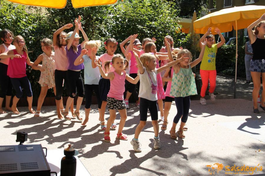 Salsalegria-Kinder-Tanzen-Zumba-Kids-August-2016-Sommerfest-Hottingen-022.jpg