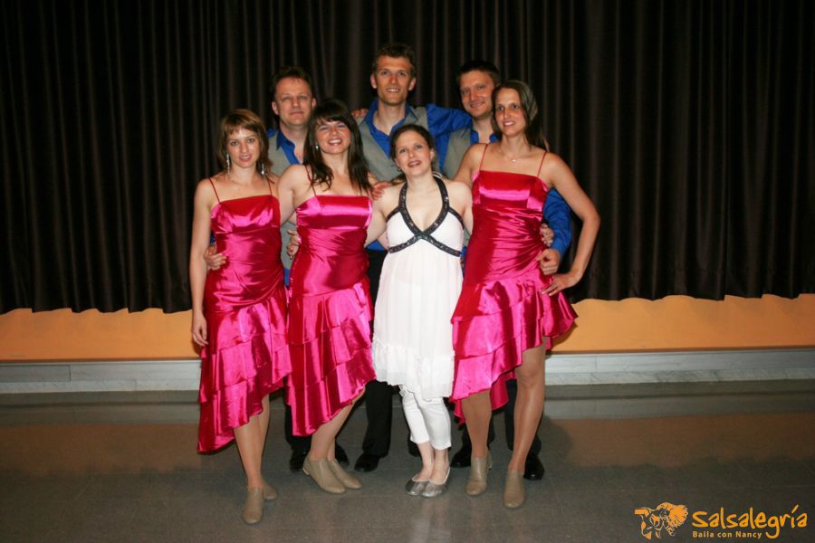 danceteam-salsalegria-bcn-2010-team-4.jpg