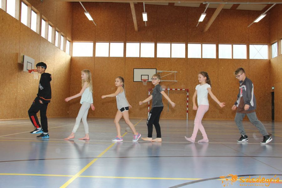 Salsalegria-Kinder-Tanzen-Zumba-Kids-Feb-2018-Schule-Affoltern-012.jpg