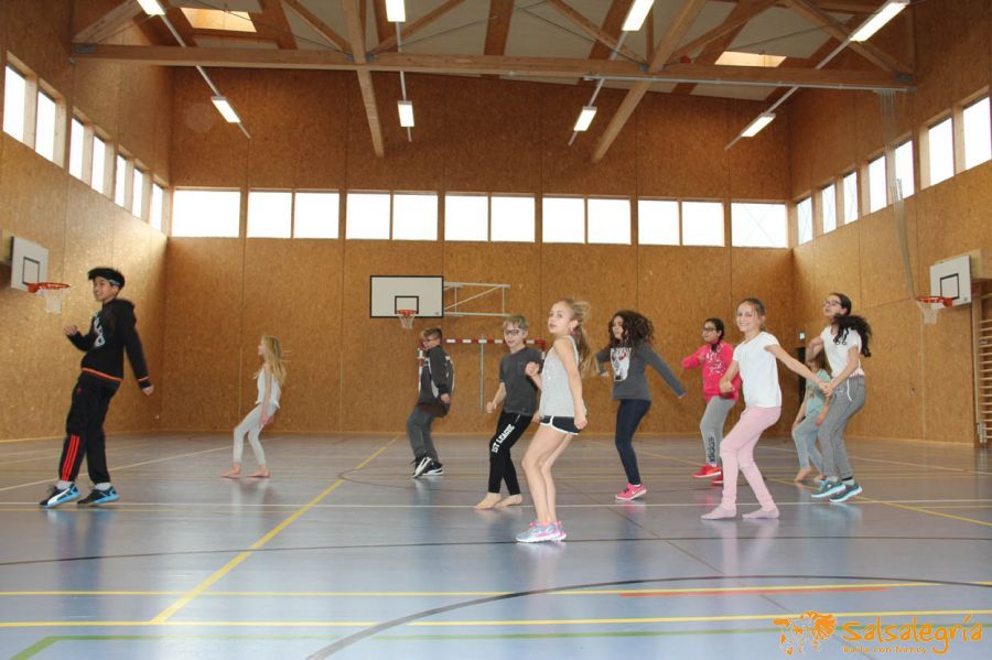 Salsalegria-Kinder-Tanzen-Zumba-Kids-Feb-2018-Schule-Affoltern-039.jpg