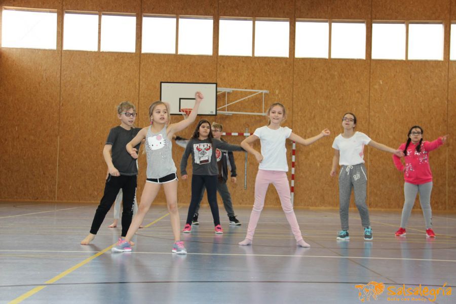 Salsalegria-Kinder-Tanzen-Zumba-Kids-Feb-2018-Schule-Affoltern-056.jpg