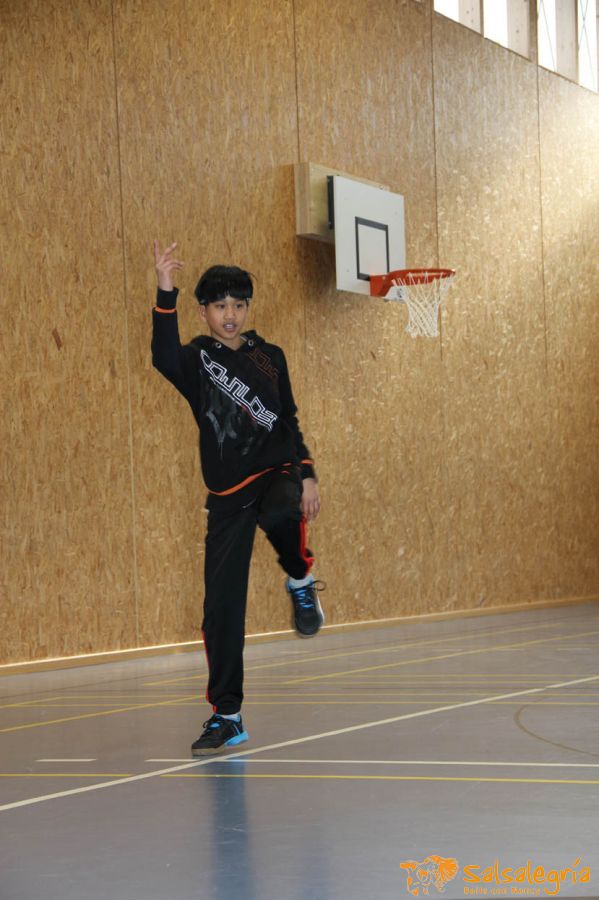 Salsalegria-Kinder-Tanzen-Zumba-Kids-Feb-2018-Schule-Affoltern-061.jpg