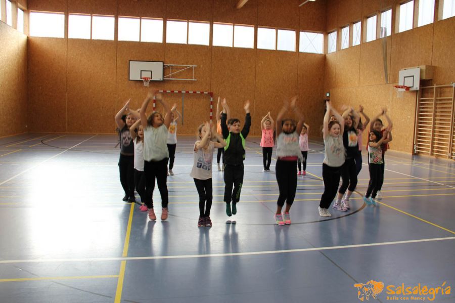 Salsalegria-Kinder-Tanzen-Zumba-Kids-Jan-2018-Schule-Affoltern-015.jpg