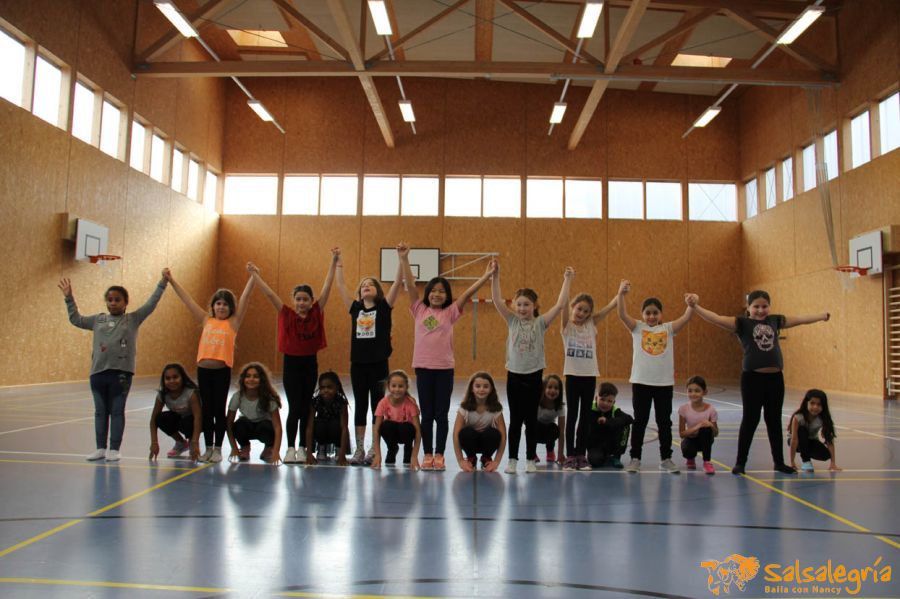 Salsalegria-Kinder-Tanzen-Zumba-Kids-Jan-2018-Schule-Affoltern-037.jpg