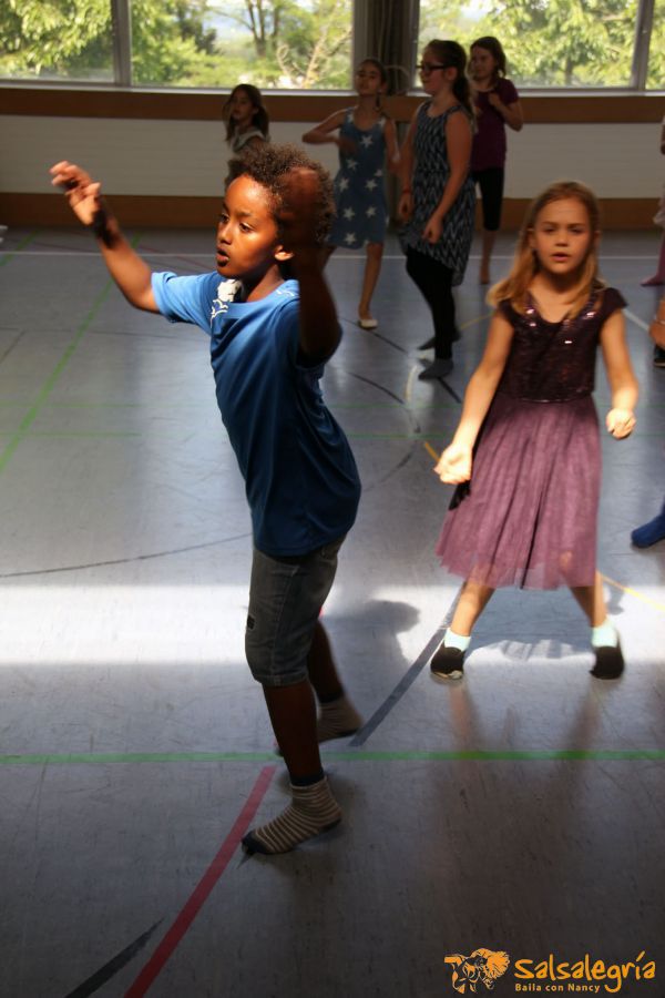 Salsalegria-Kids-Abschluss-Schule-Affoltern-Juli-2016-16.jpg