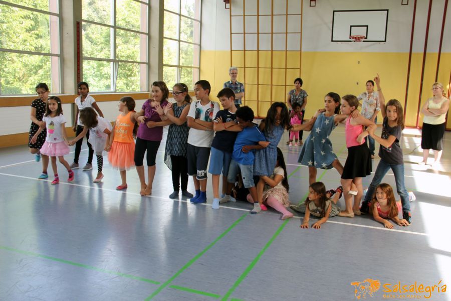 Salsalegria-Kids-Abschluss-Schule-Affoltern-Juli-2016-21.jpg