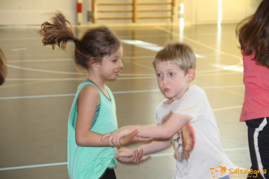 062-Salsalegria-Kinder-Tanzen-Zumba-Kids-April-2018-Schule-Balgrist.jpg