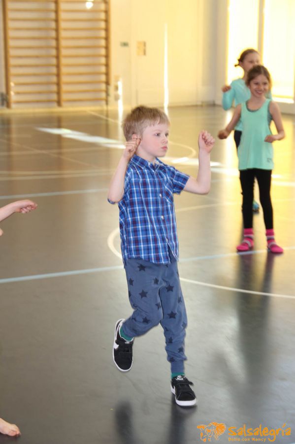 073-Salsalegria-Kinder-Tanzen-Zumba-Kids-April-2018-Schule-Balgrist.jpg