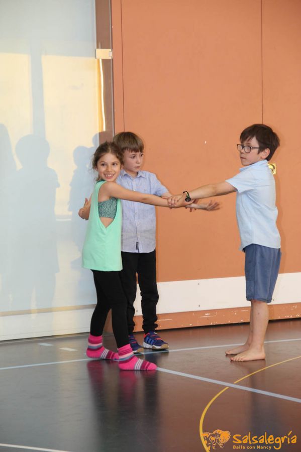 107-Salsalegria-Kinder-Tanzen-Zumba-Kids-April-2018-Schule-Balgrist.jpg