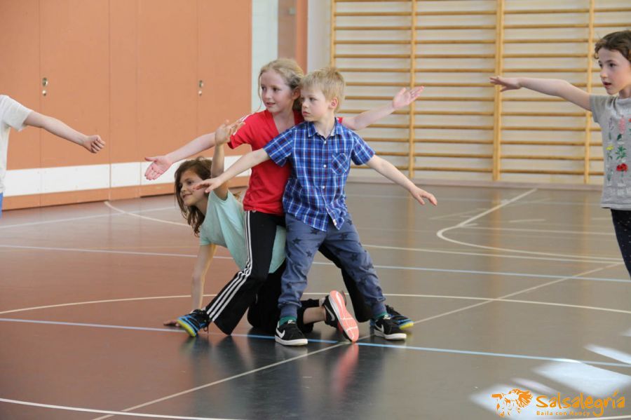 112-Salsalegria-Kinder-Tanzen-Zumba-Kids-April-2018-Schule-Balgrist.jpg