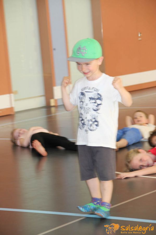 120-Salsalegria-Kinder-Tanzen-Zumba-Kids-April-2018-Schule-Balgrist.jpg