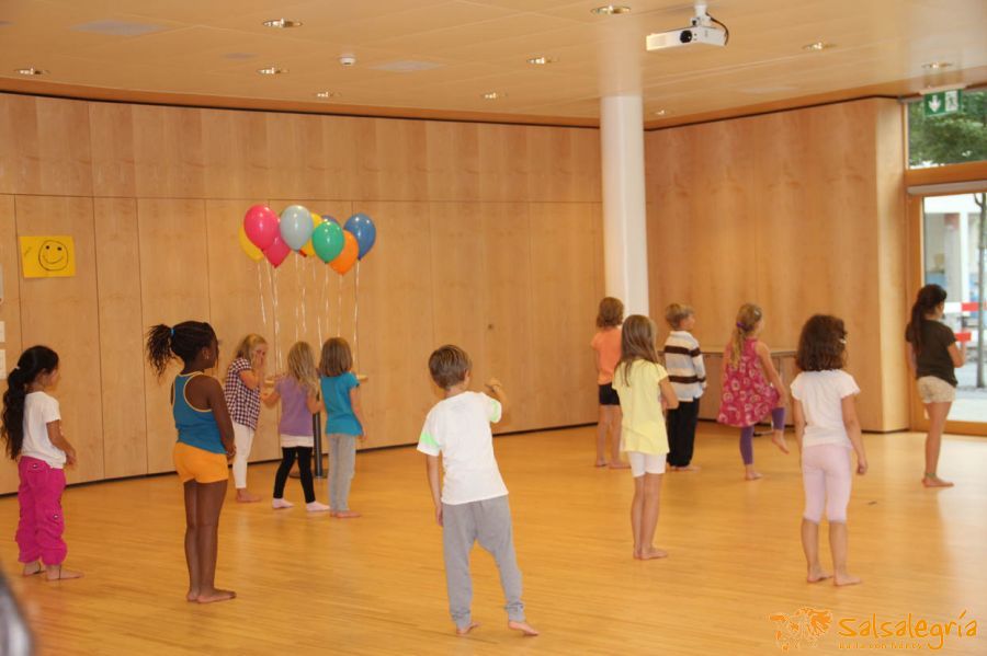 Abschluss-Salsalegria-Kids-Oktober-2013-web-007.jpg