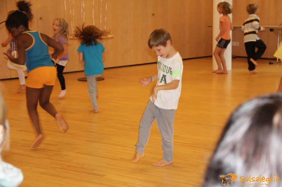Abschluss-Salsalegria-Kids-Oktober-2013-web-015.jpg