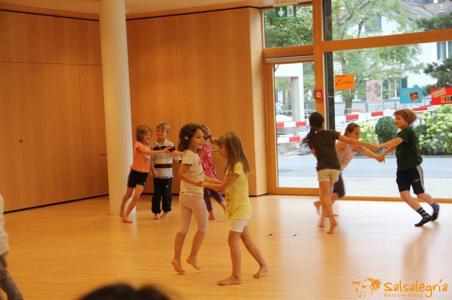 Abschluss-Salsalegria-Kids-Oktober-2013-web-018.jpg