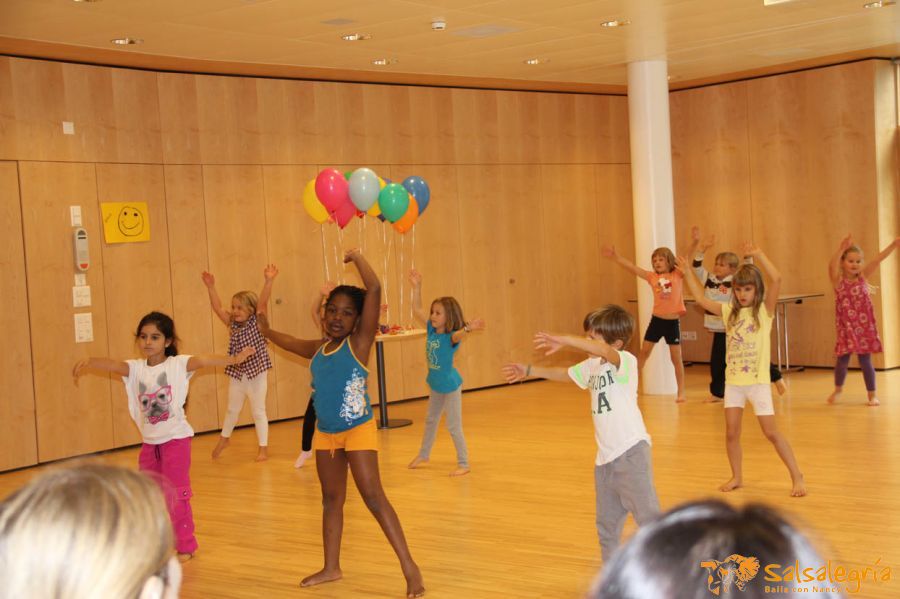 Abschluss-Salsalegria-Kids-Oktober-2013-web-019.jpg