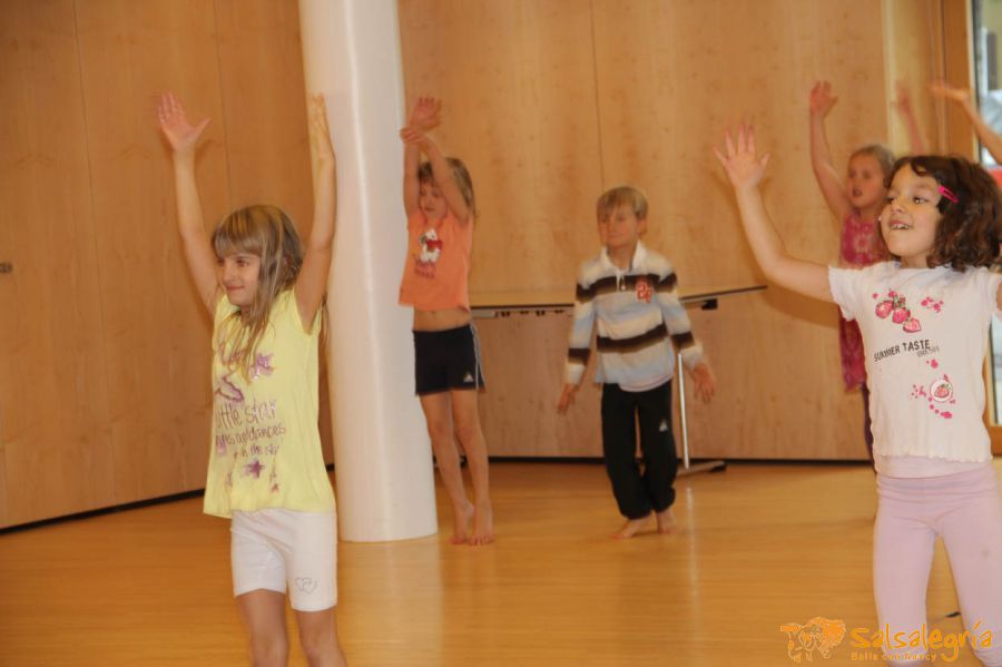 Abschluss-Salsalegria-Kids-Oktober-2013-web-035.jpg