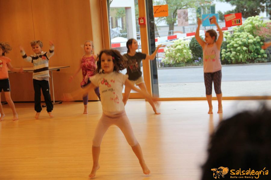 Abschluss-Salsalegria-Kids-Oktober-2013-web-036.jpg