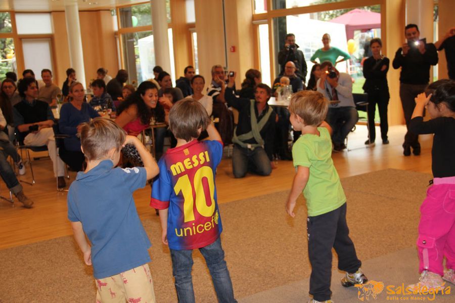 Sommerfest-Alterszentrum-Hottingen-Zumba-Salsa-web-026.jpg