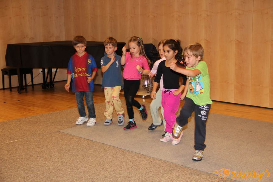 Sommerfest-Alterszentrum-Hottingen-Zumba-Salsa-web-069.jpg