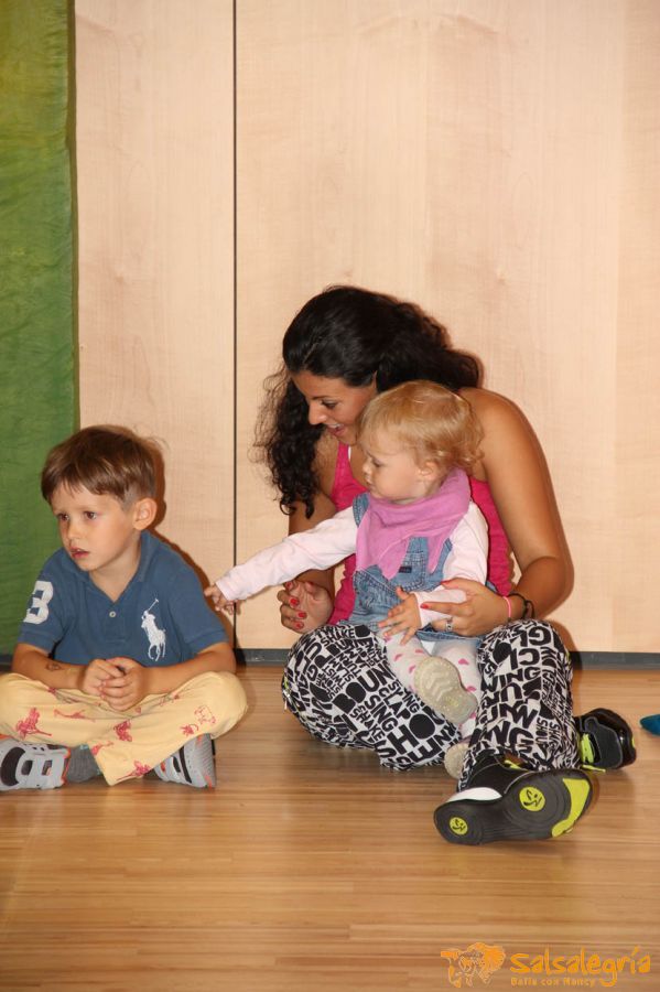 Sommerfest-Alterszentrum-Hottingen-Zumba-Salsa-web-117.jpg