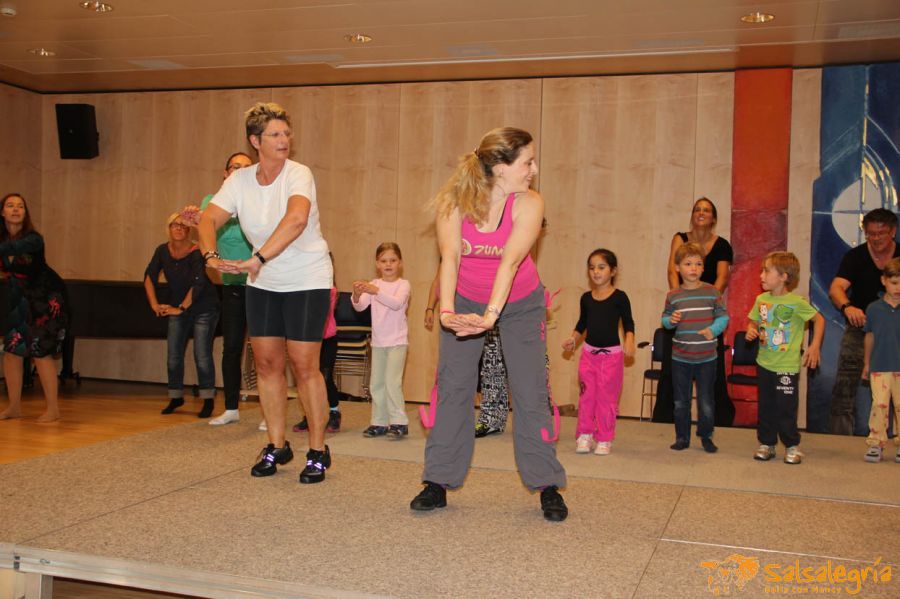 Sommerfest-Alterszentrum-Hottingen-Zumba-Salsa-web-151.jpg