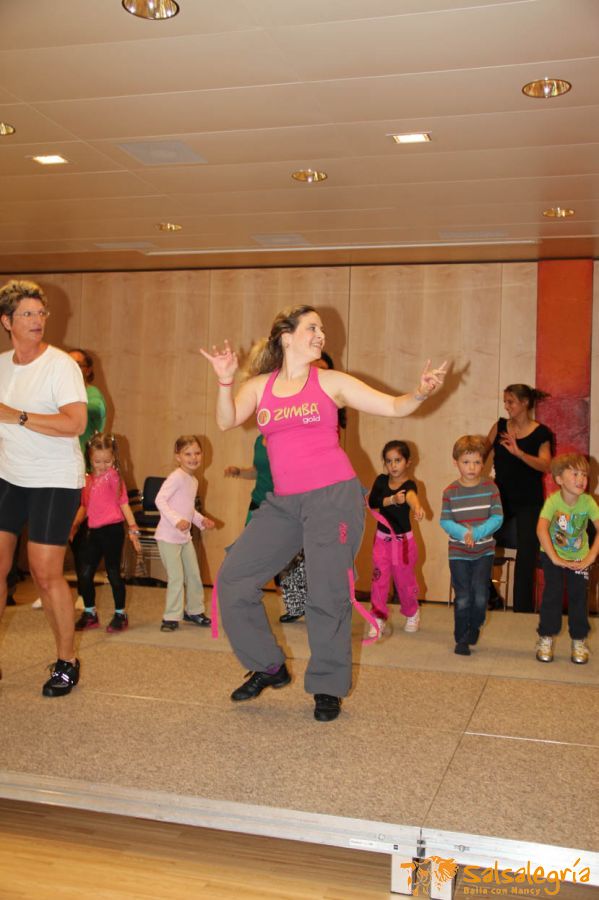 Sommerfest-Alterszentrum-Hottingen-Zumba-Salsa-web-164.jpg