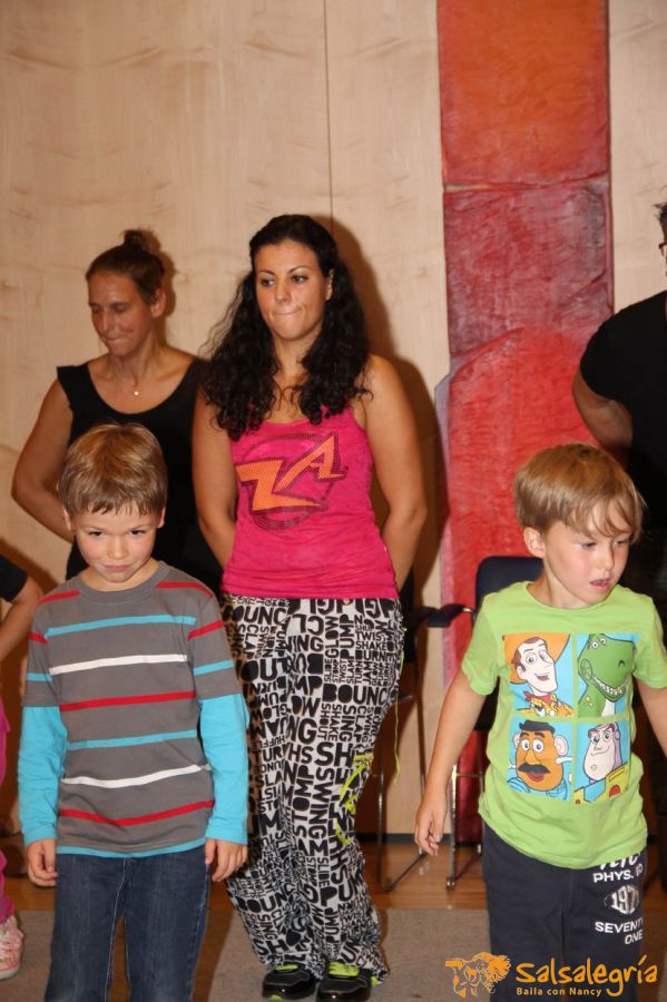 Sommerfest-Alterszentrum-Hottingen-Zumba-Salsa-web-199.jpg