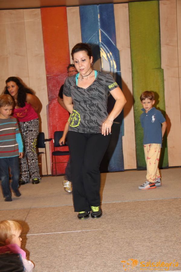 Sommerfest-Alterszentrum-Hottingen-Zumba-Salsa-web-206.jpg