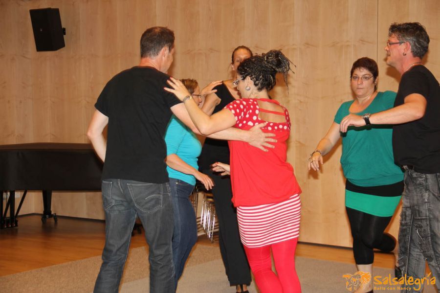 Sommerfest-Alterszentrum-Hottingen-Zumba-Salsa-web-212.jpg