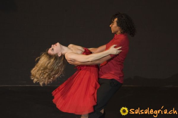Salsalegria_Nancy_Zouk_Show_Pics_Nov_08_06.jpg