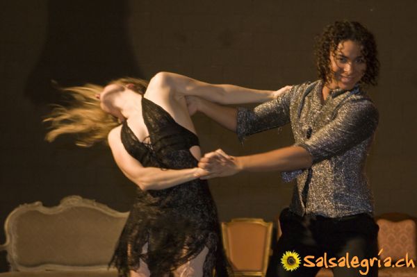 Salsalegria_Nancy_Zouk_Show_Pics_Nov_08_16.jpg
