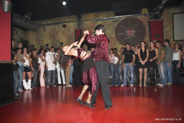 samba_zouk_show_luis_adriana_nancy-10.jpg