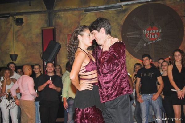 samba_zouk_show_luis_adriana_nancy-12.jpg