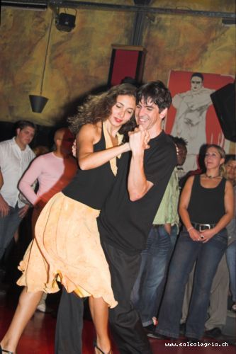 samba_zouk_show_luis_adriana_nancy-47.jpg
