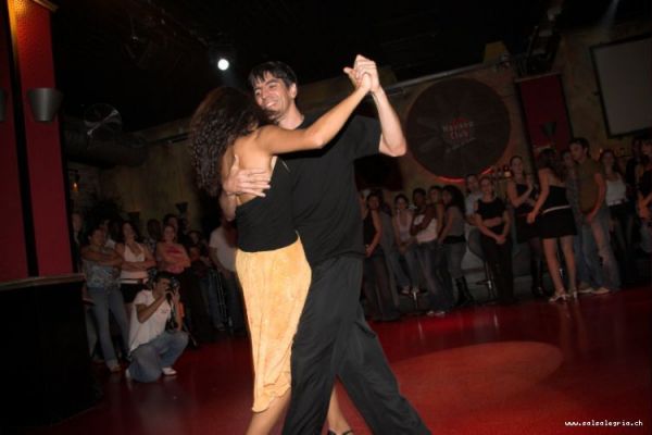 samba_zouk_show_luis_adriana_nancy-56.jpg