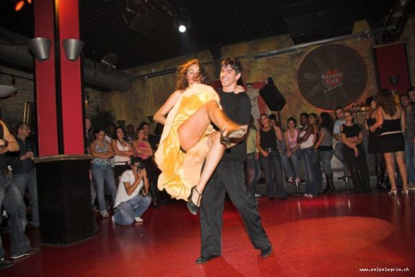 samba_zouk_show_luis_adriana_nancy-62.jpg