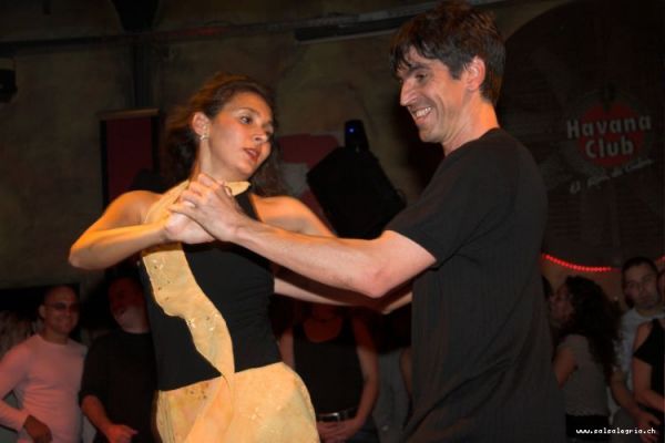 samba_zouk_show_luis_adriana_nancy-73.jpg