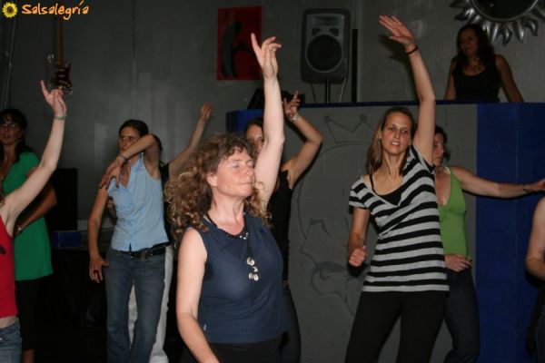salsalegria_zouk_night_120507-01.jpg